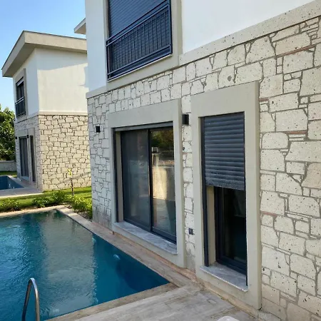 Lovely House With Private Pool In Urla